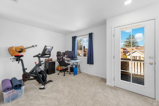 1028 Addison Cir, Petaluma, CA 94952