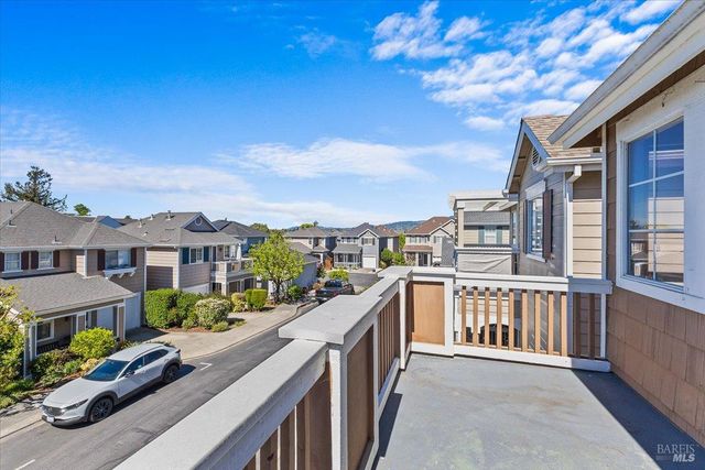 1028 Addison Cir, Petaluma, CA 94952