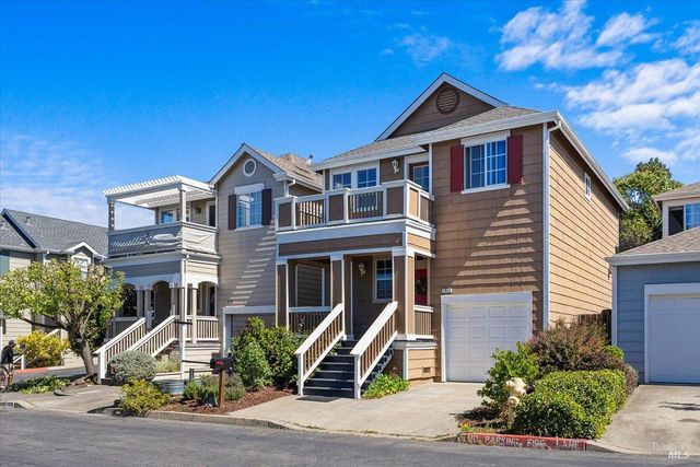 1028 Addison Cir, Petaluma, CA 94952