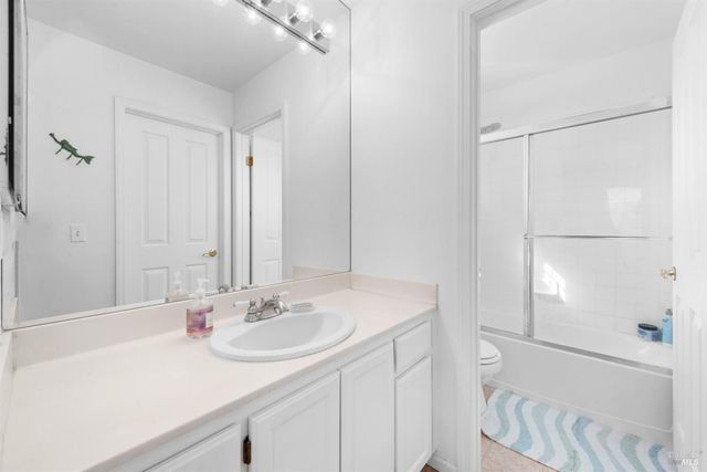 1028 Addison Cir, Petaluma, CA 94952