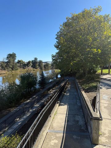 1028 Addison Cir, Petaluma, CA 94952