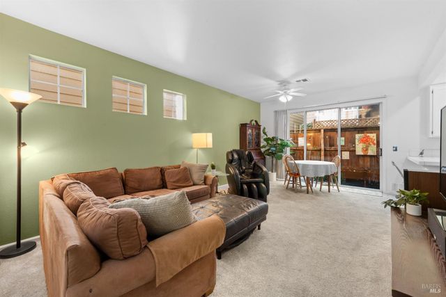 1028 Addison Cir, Petaluma, CA 94952