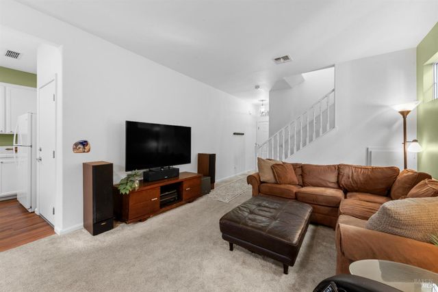 1028 Addison Cir, Petaluma, CA 94952