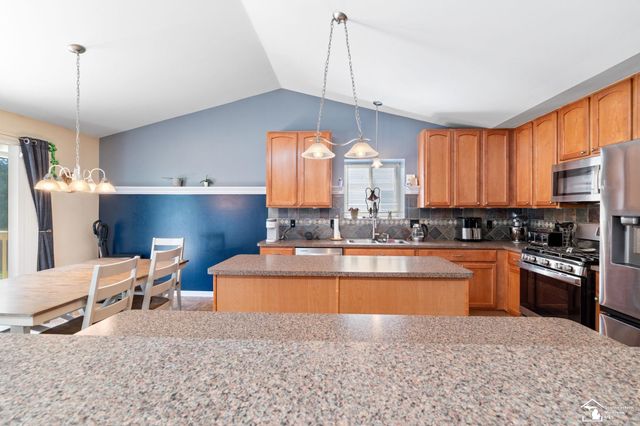 9116 Susan Circle, Newport, MI 48166