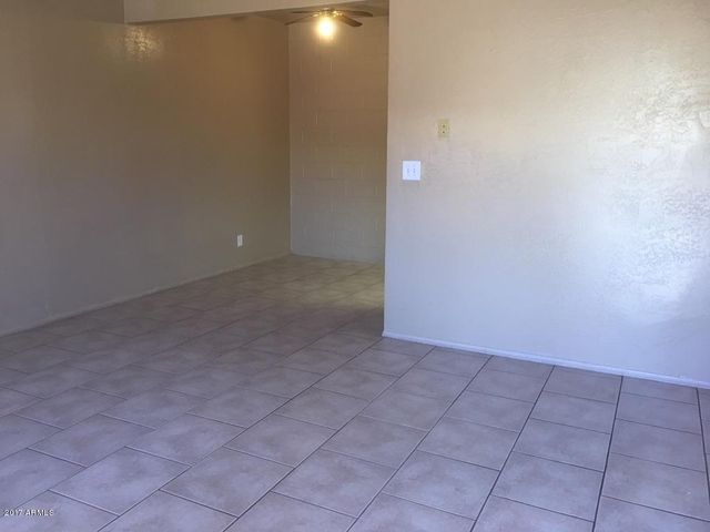 7010 N 68th Drive Apt 1, Glendale, AZ 85303