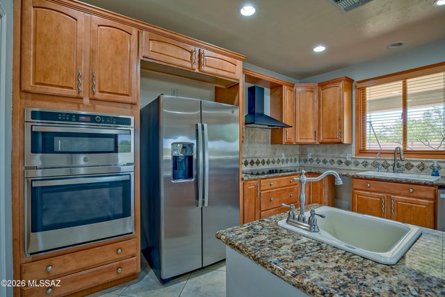 2970 E Consuelo Place, Vail, AZ 85641