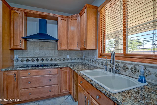 2970 E Consuelo Place, Vail, AZ 85641