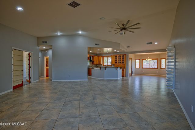 2970 E Consuelo Place, Vail, AZ 85641
