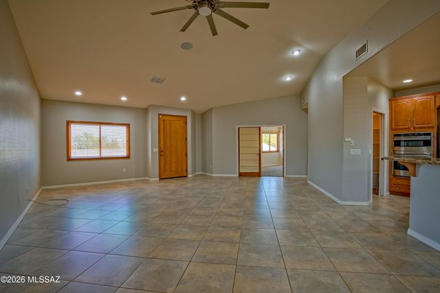 2970 E Consuelo Place, Vail, AZ 85641