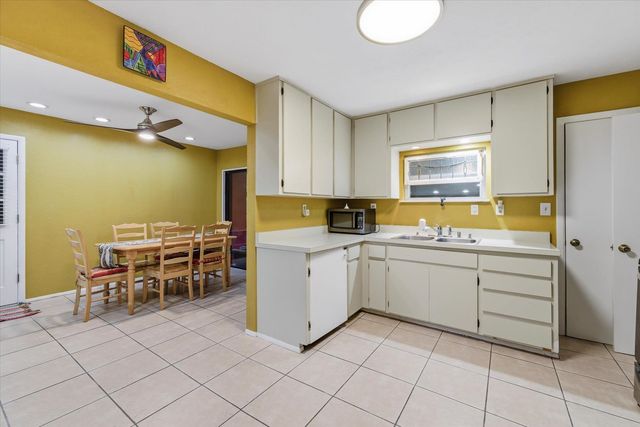 1950 Longview Drive, Tallahassee, FL 32303