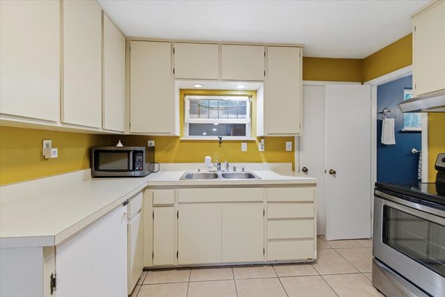 1950 Longview Drive, Tallahassee, FL 32303