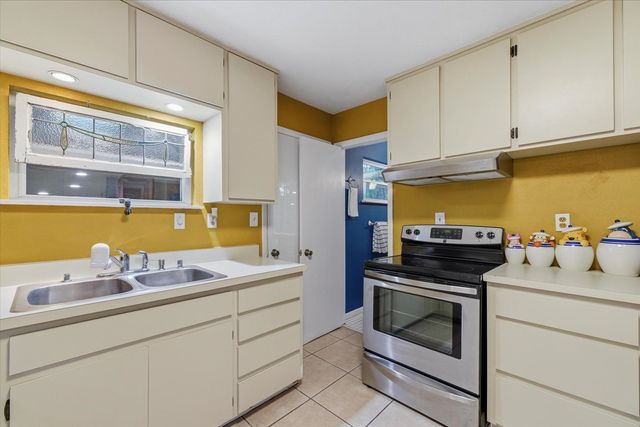 1950 Longview Drive, Tallahassee, FL 32303