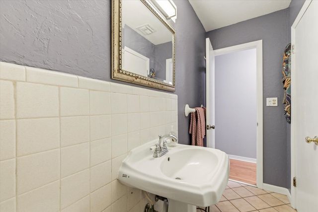 1950 Longview Drive, Tallahassee, FL 32303