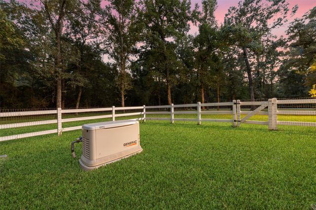 8710 Linn Lane, Magnolia, TX 77354