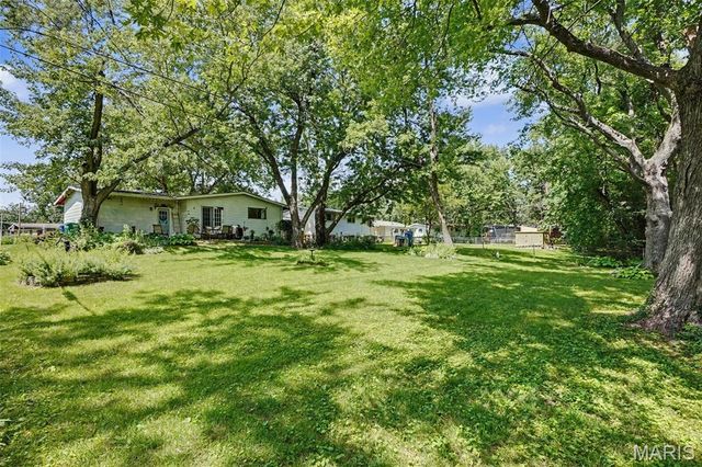 160 Humes Lane, Florissant, MO 63031