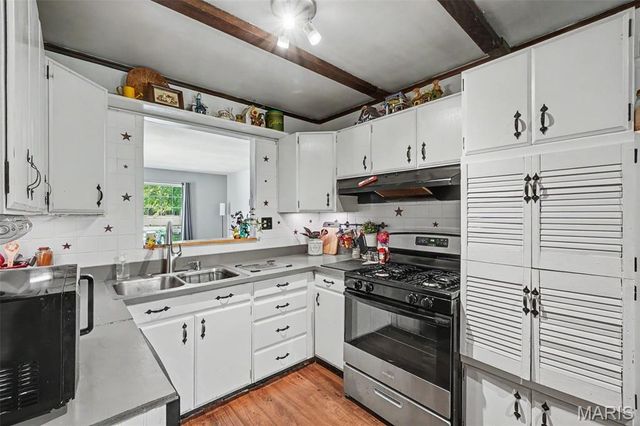 160 Humes Lane, Florissant, MO 63031
