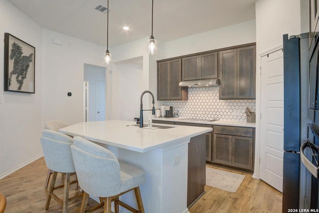 108 Mallorys Way, Castroville, TX 78009