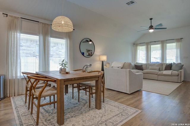 108 Mallorys Way, Castroville, TX 78009