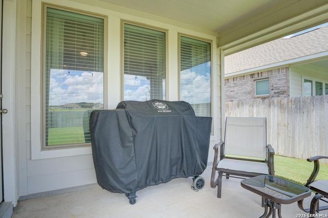 108 Mallorys Way, Castroville, TX 78009