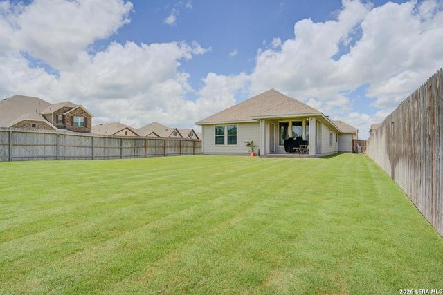 108 Mallorys Way, Castroville, TX 78009