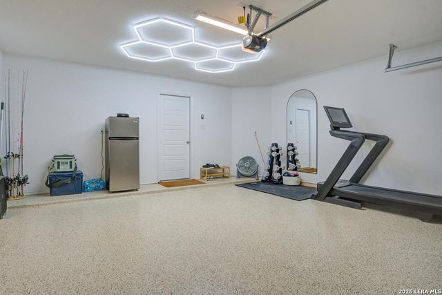 108 Mallorys Way, Castroville, TX 78009