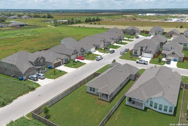 108 Mallorys Way, Castroville, TX 78009