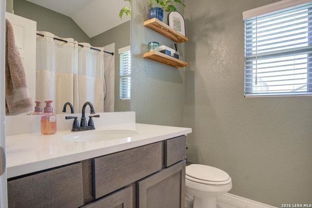 108 Mallorys Way, Castroville, TX 78009