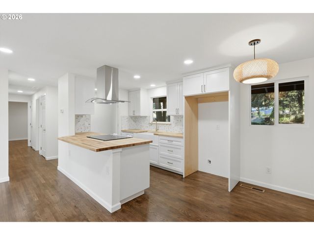 18640 Se YAMHILL Cir, Portland, OR 97233