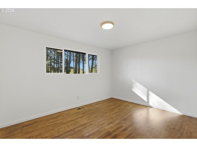 18640 Se YAMHILL Cir, Portland, OR 97233