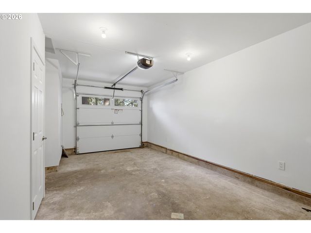 18640 Se YAMHILL Cir, Portland, OR 97233