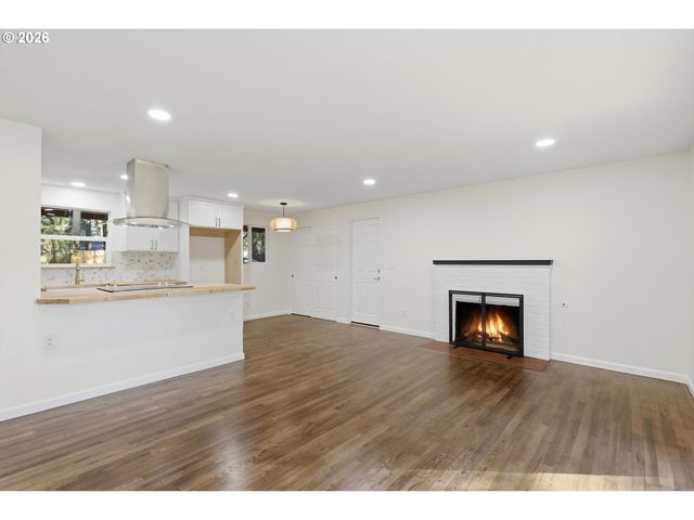 18640 Se YAMHILL Cir, Portland, OR 97233