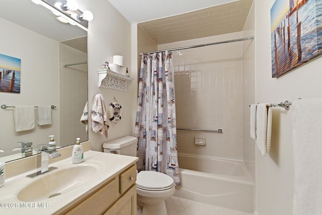 2570 Little Pine Court, Toms River, NJ 08755