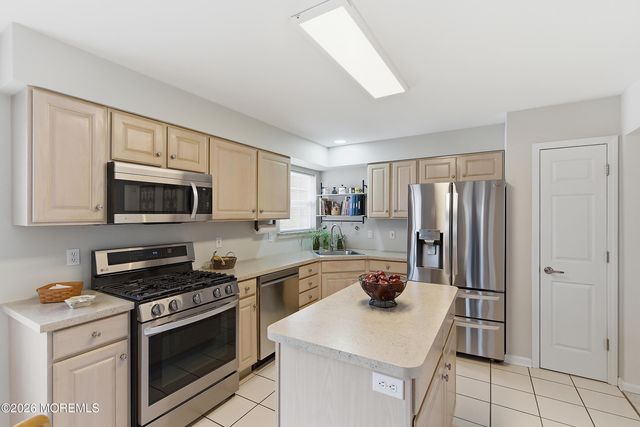 2570 Little Pine Court, Toms River, NJ 08755