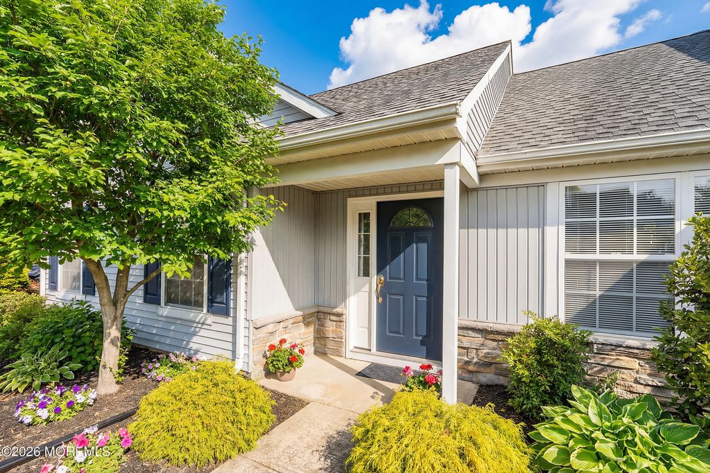 2570 Little Pine Court, Toms River, NJ 08755