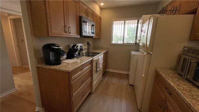 6175 S Mirror Lake Drive 207, Sebastian, FL 32958