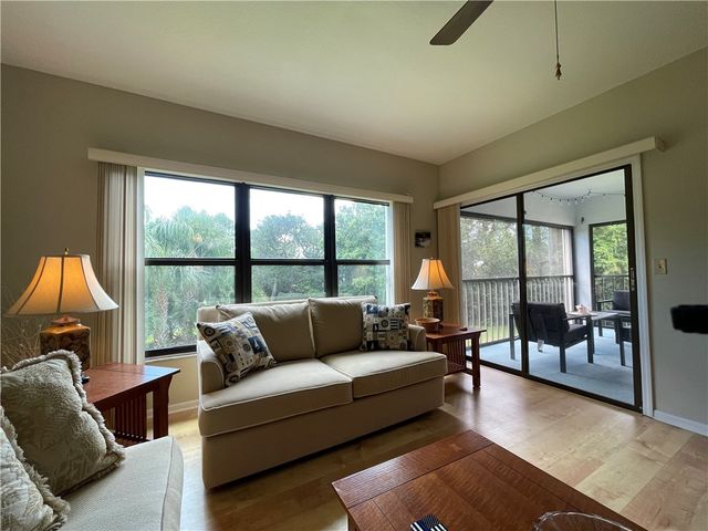 6175 S Mirror Lake Drive 207, Sebastian, FL 32958