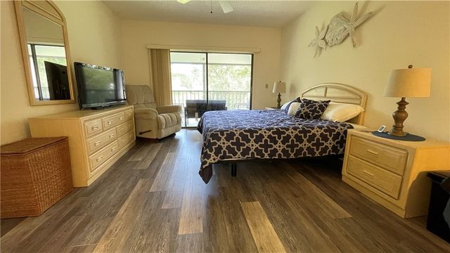 6175 S Mirror Lake Drive 207, Sebastian, FL 32958
