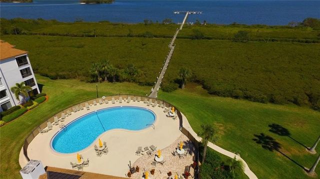 6175 S Mirror Lake Drive 207, Sebastian, FL 32958
