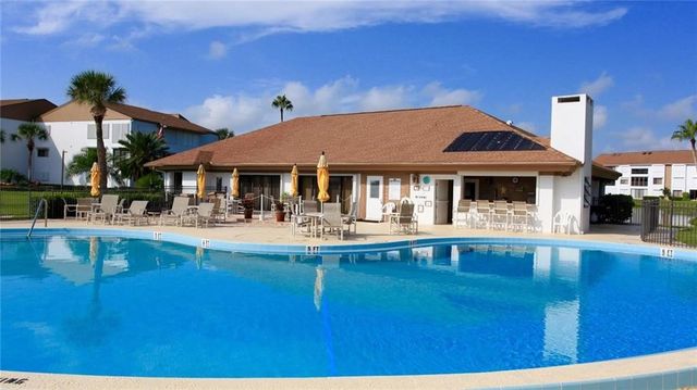 6175 S Mirror Lake Drive 207, Sebastian, FL 32958