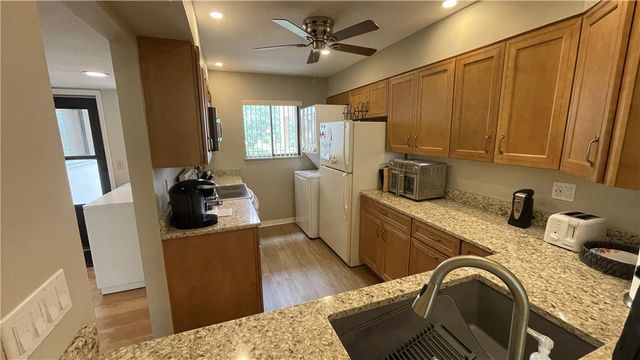 6175 S Mirror Lake Drive 207, Sebastian, FL 32958