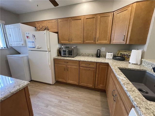 6175 S Mirror Lake Drive 207, Sebastian, FL 32958