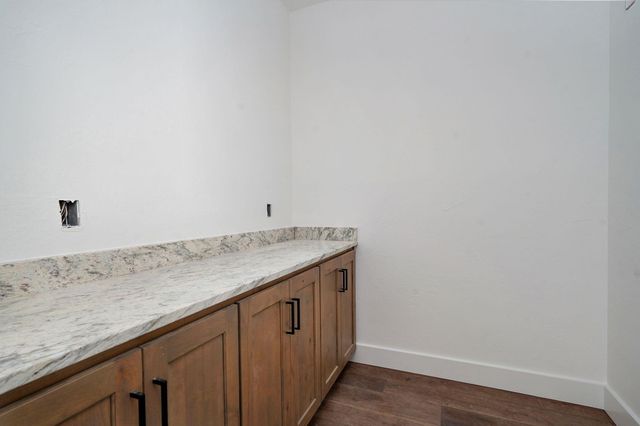 4933 S Sycamore Avenue, Springfield, MO 65810