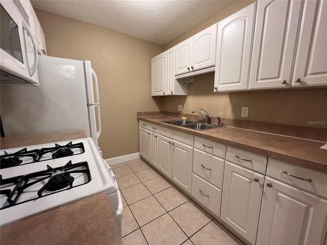 1700 SW 16TH COURT L6, Gainesville, FL 32608