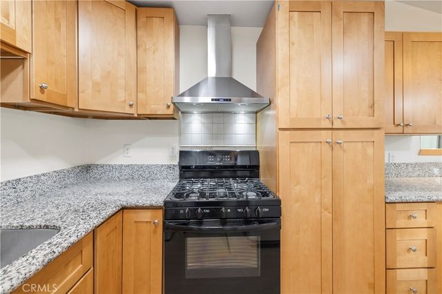 19204 Avenue Of The Oaks B, Newhall, CA 91321