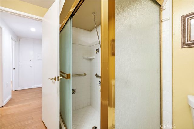 19204 Avenue Of The Oaks B, Newhall, CA 91321