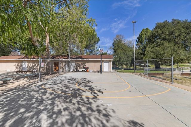 19204 Avenue Of The Oaks B, Newhall, CA 91321