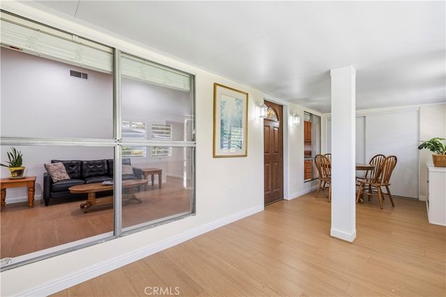 19204 Avenue Of The Oaks B, Newhall, CA 91321
