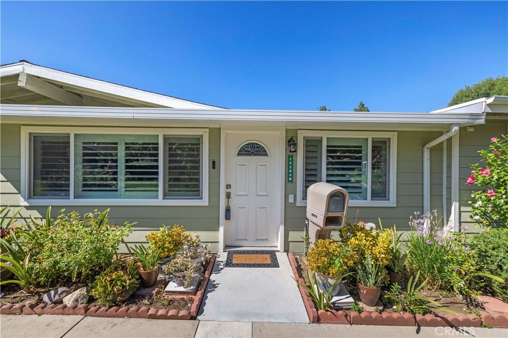 19204 Avenue Of The Oaks B, Newhall, CA 91321