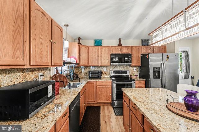 87 CEDAR LN, Colonial Beach, VA 22443