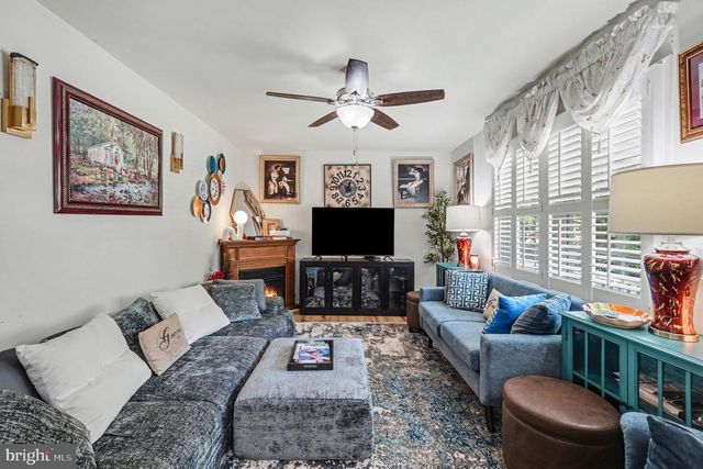 87 CEDAR LN, Colonial Beach, VA 22443